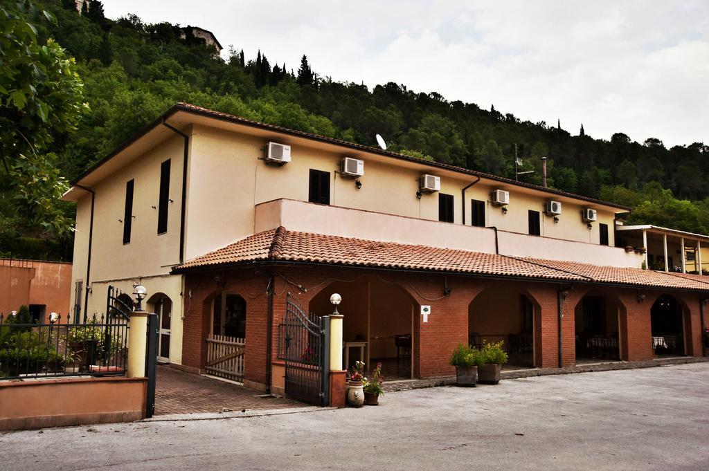 Albergo Magrini Della Genga Genga  Extérieur photo
