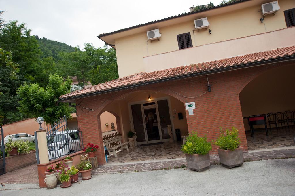 Albergo Magrini Della Genga Genga  Extérieur photo