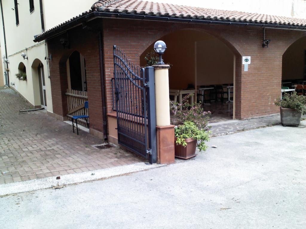 Albergo Magrini Della Genga Genga  Extérieur photo