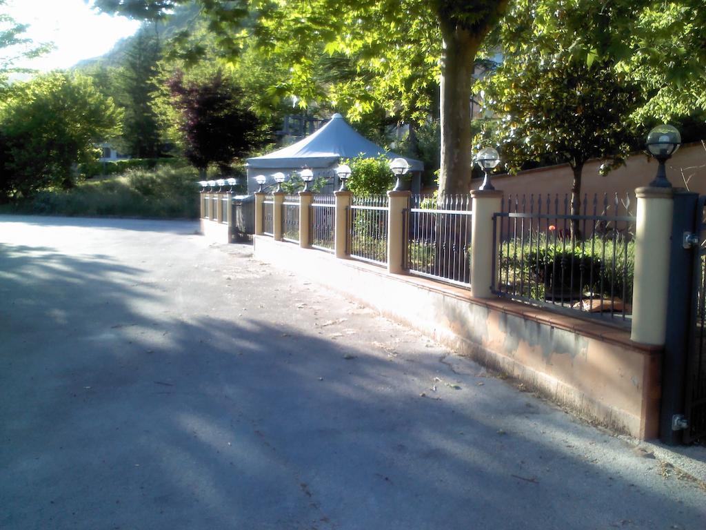 Albergo Magrini Della Genga Genga  Extérieur photo